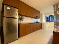 Blk 214 Bedok Town Centre (Bedok), HDB 3 Rooms #557110611